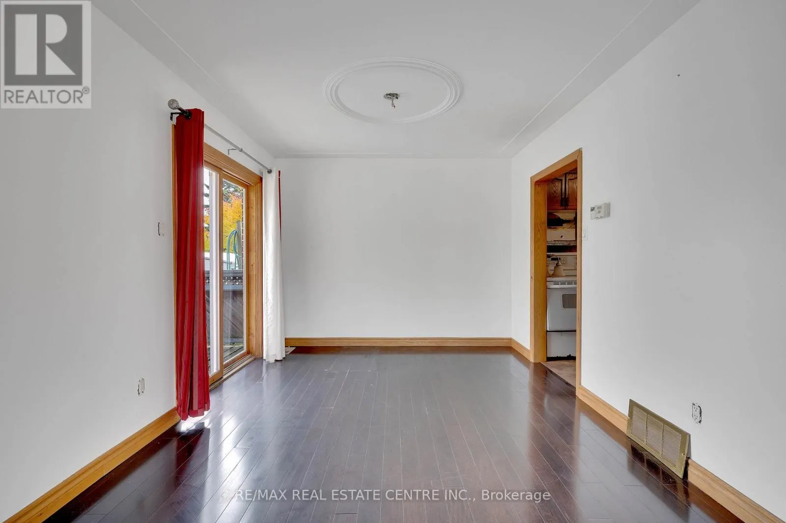 18 KINGSTON CRESCENT