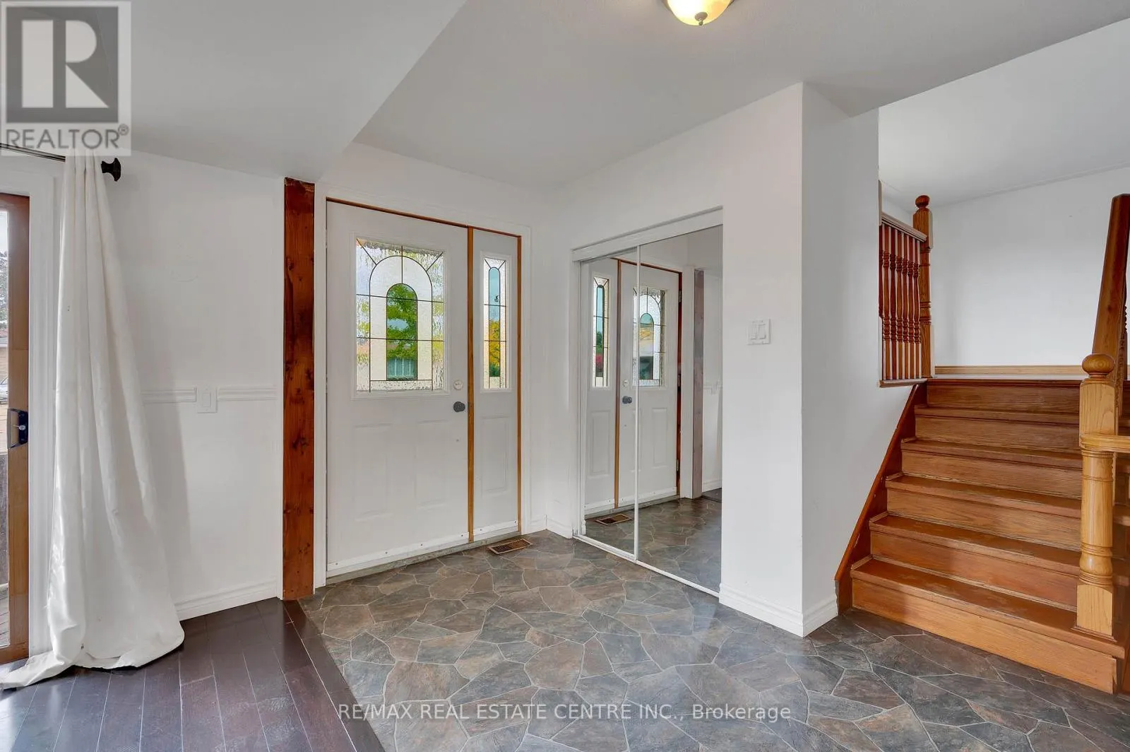 18 KINGSTON CRESCENT