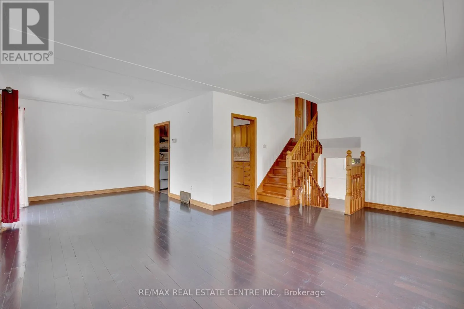 18 KINGSTON CRESCENT