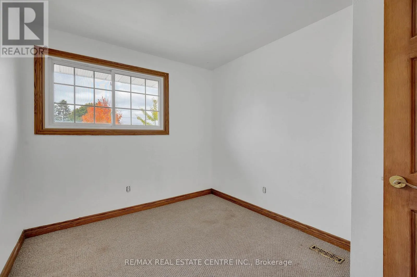 18 KINGSTON CRESCENT