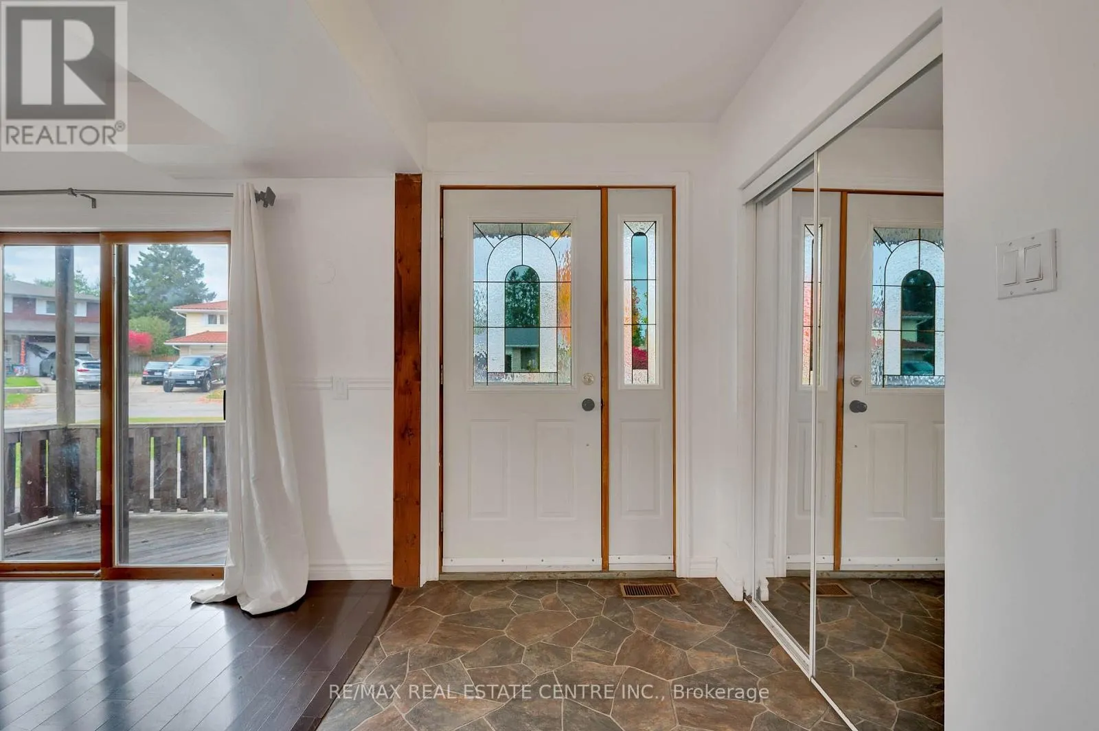 18 KINGSTON CRESCENT