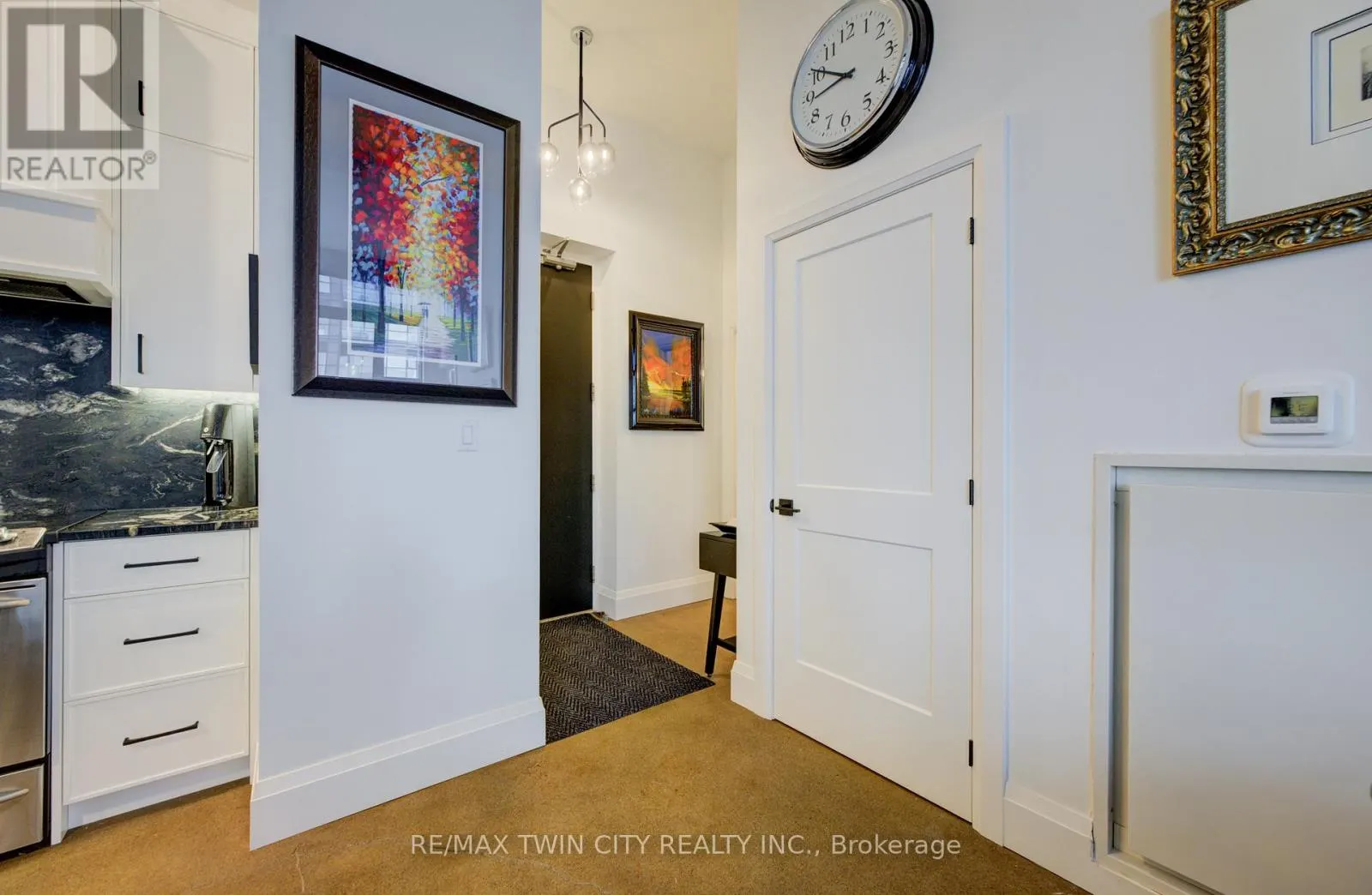 608 - 410 KING STREET W