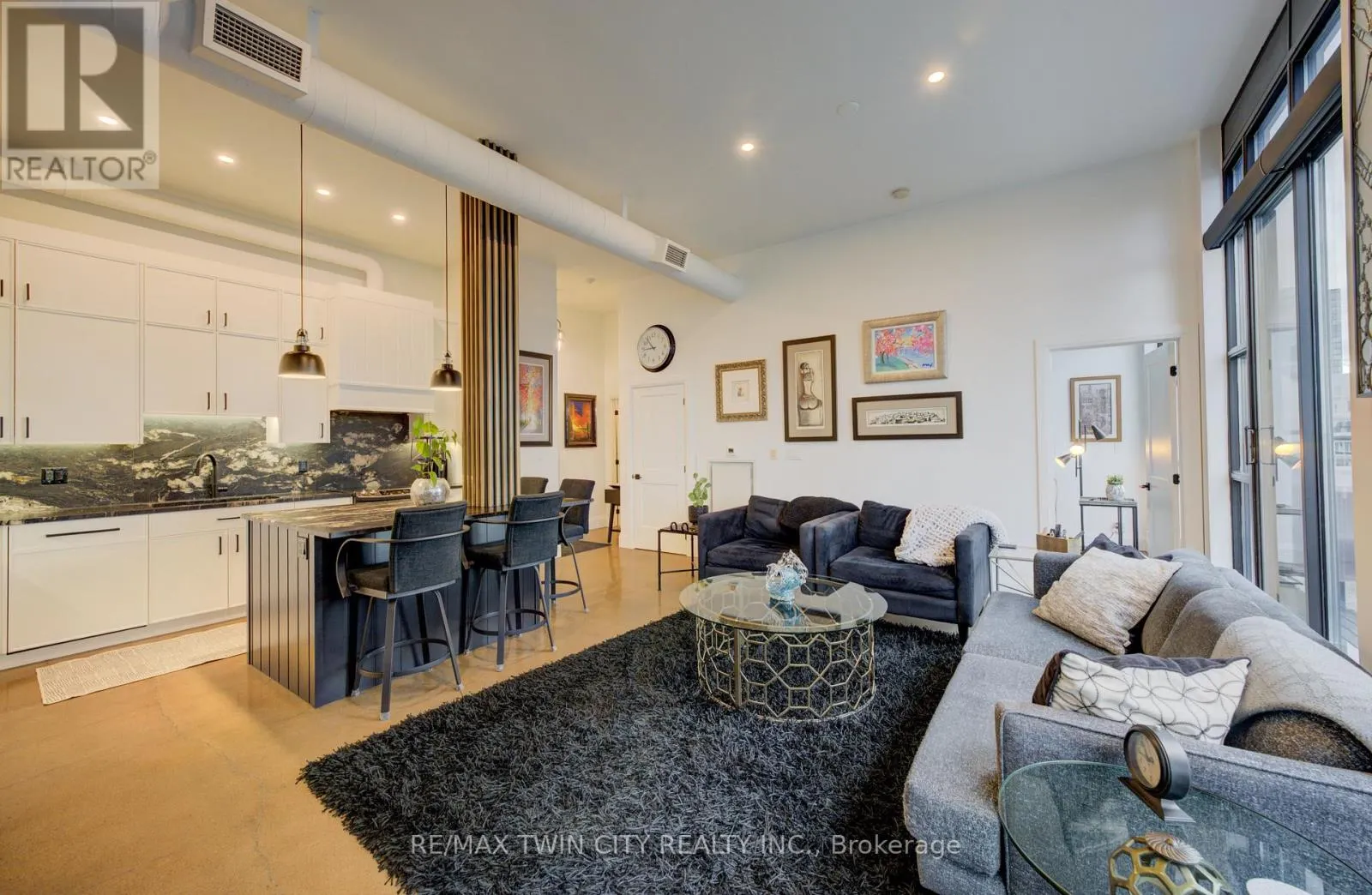 608 - 410 KING STREET W