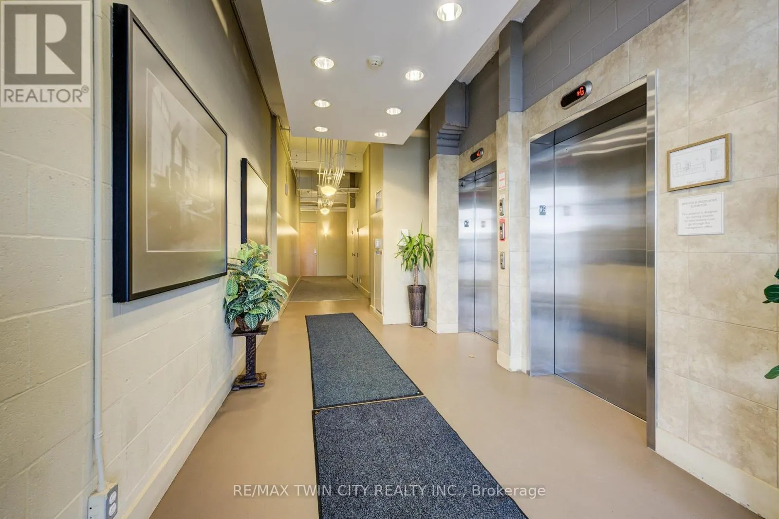 608 - 410 KING STREET W