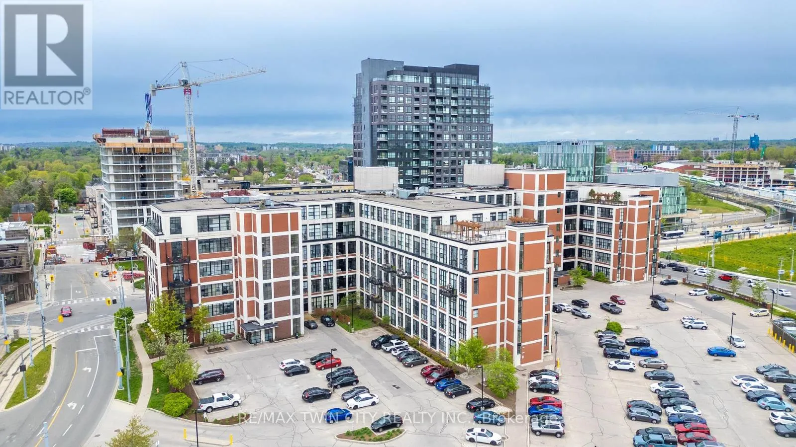 608 - 410 KING STREET W