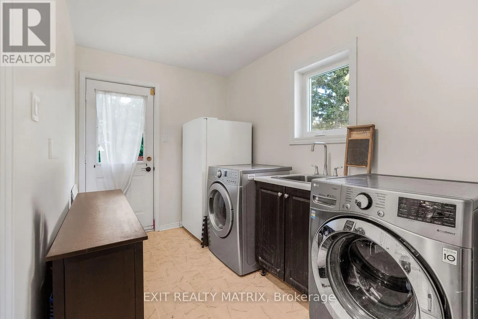 6343 DEERMEADOW DRIVE