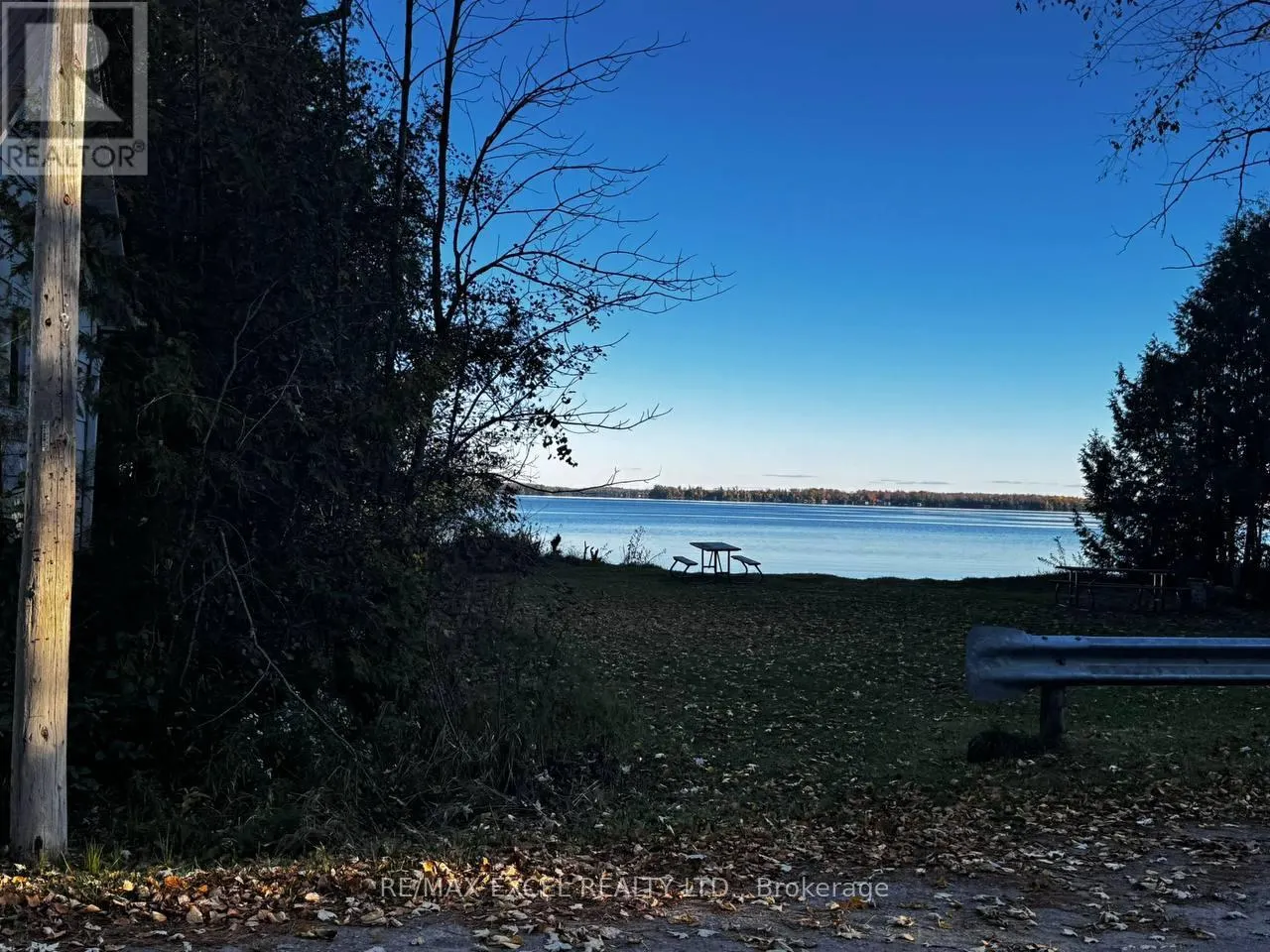 19 LAKEVIEW COTTAGE ROAD