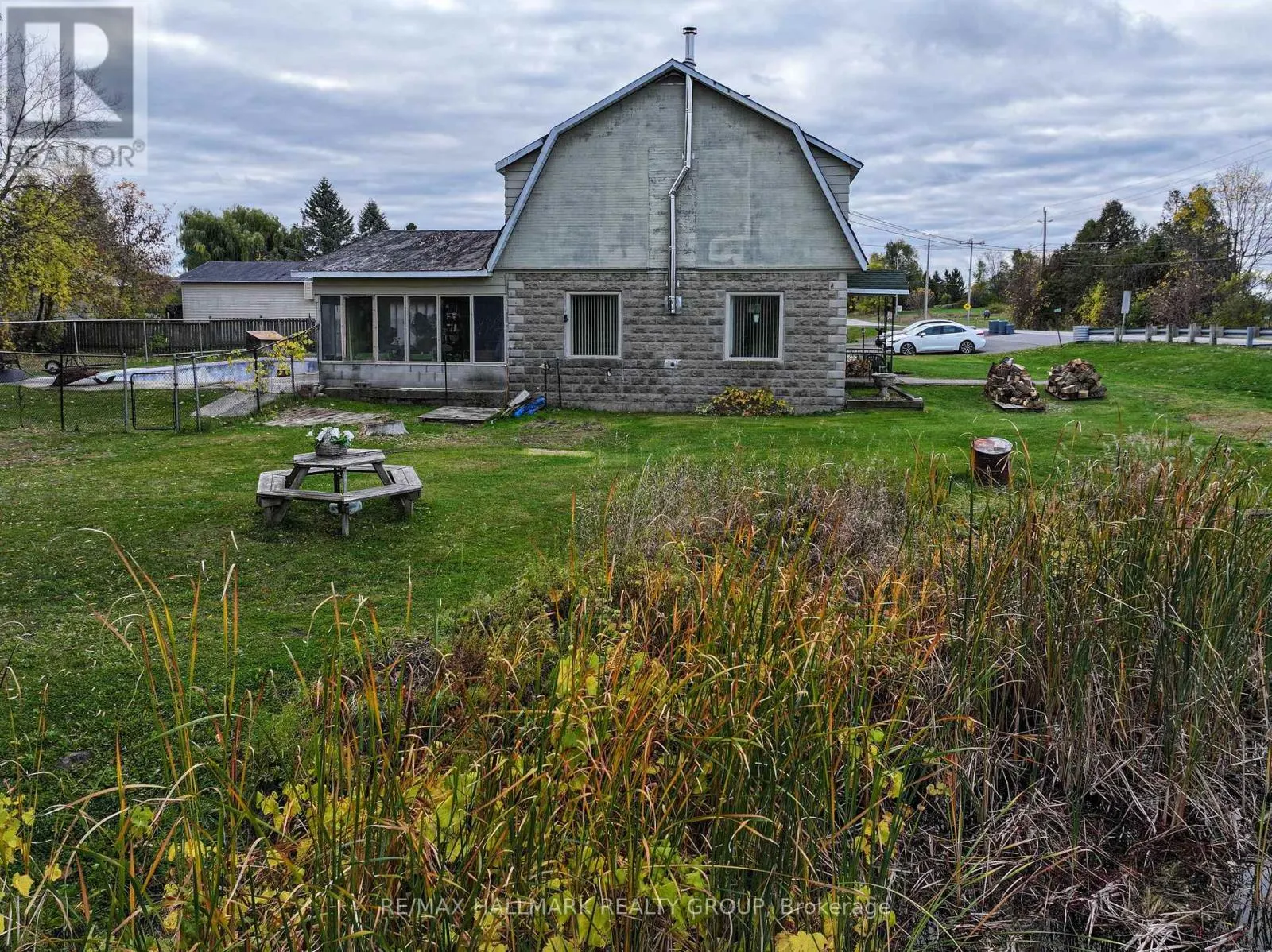 6763 RIDEAU VALLEY DRIVE S