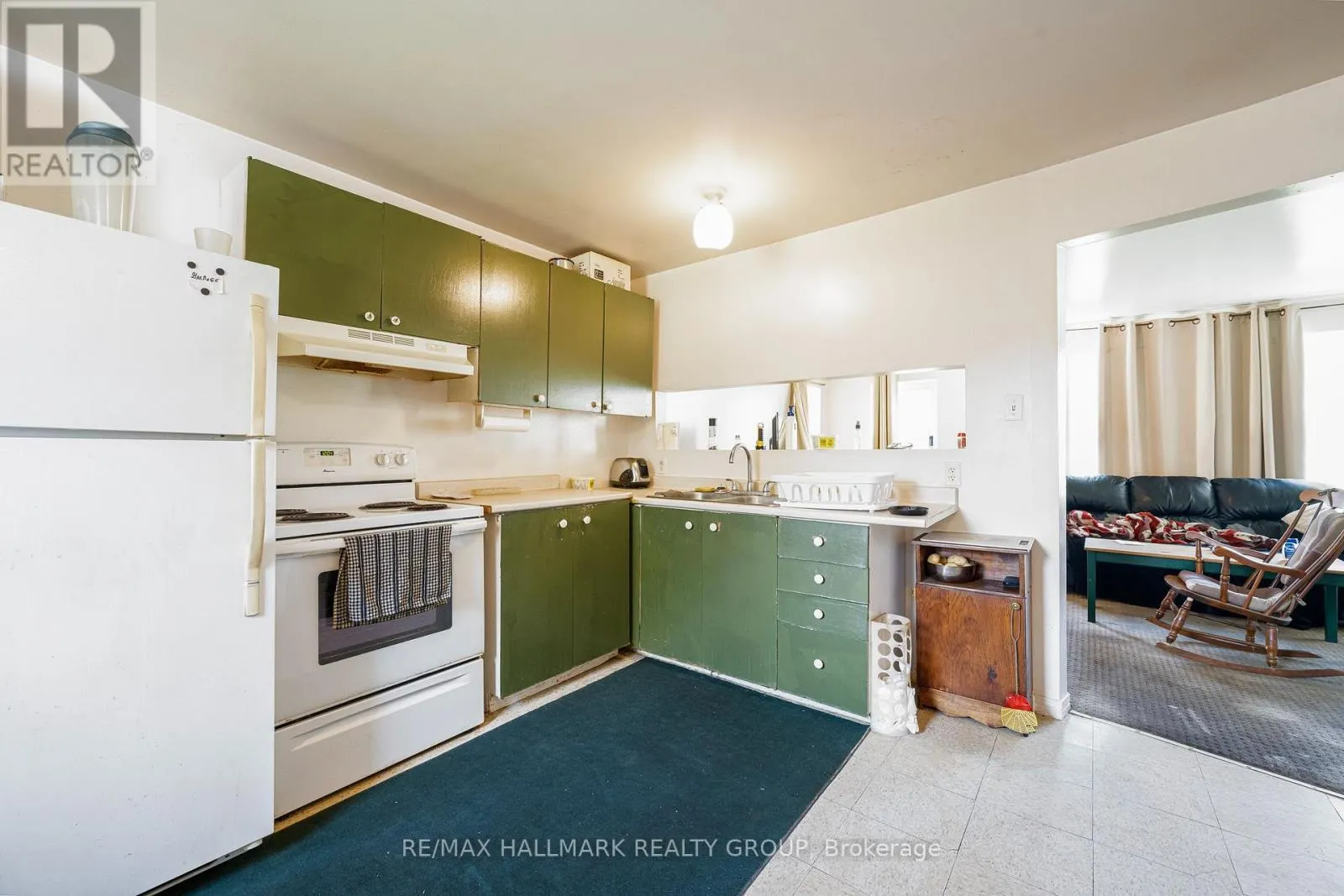 6763 RIDEAU VALLEY DRIVE S