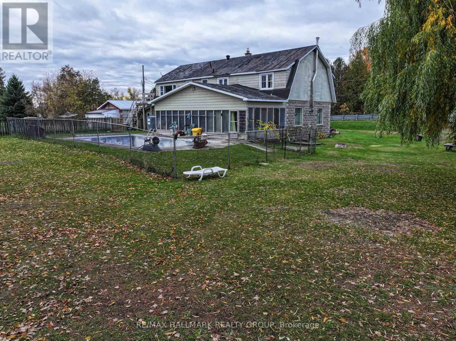 6763 RIDEAU VALLEY DRIVE S