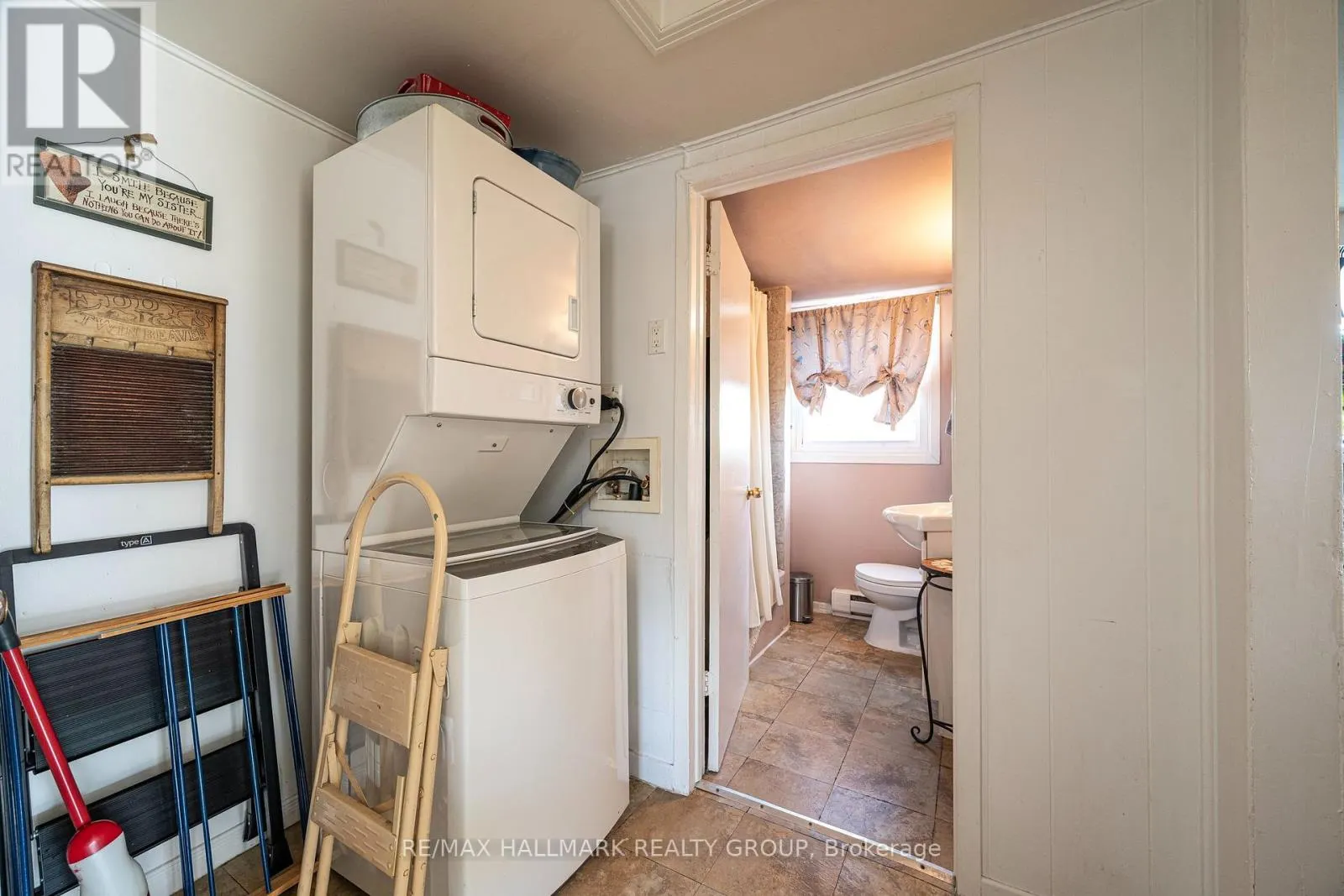 6763 RIDEAU VALLEY DRIVE S