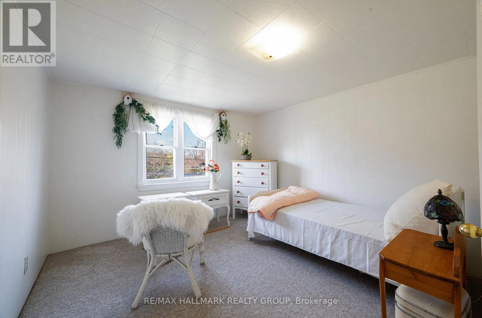 6763 RIDEAU VALLEY DRIVE S