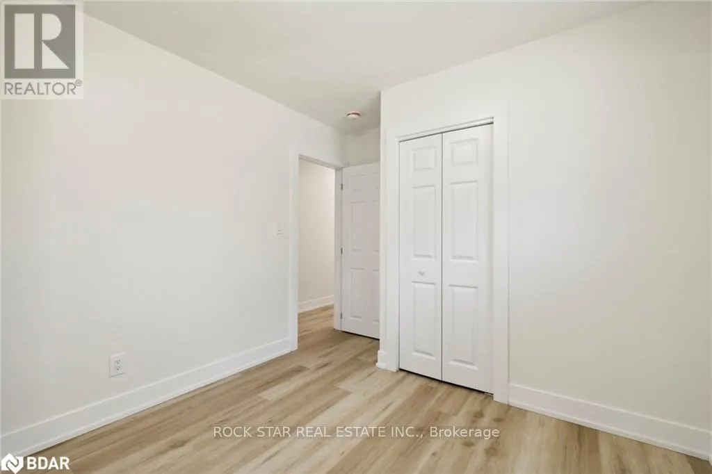 UPPER - 87 LEASIDE DRIVE