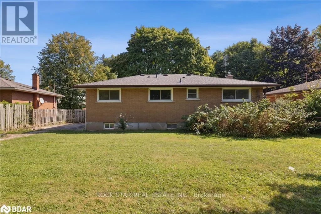 UPPER - 87 LEASIDE DRIVE