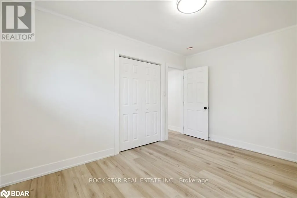 UPPER - 87 LEASIDE DRIVE