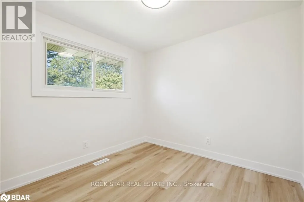 UPPER - 87 LEASIDE DRIVE