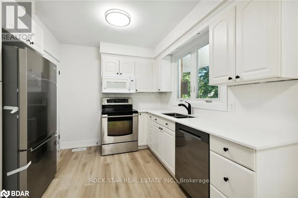 UPPER - 87 LEASIDE DRIVE