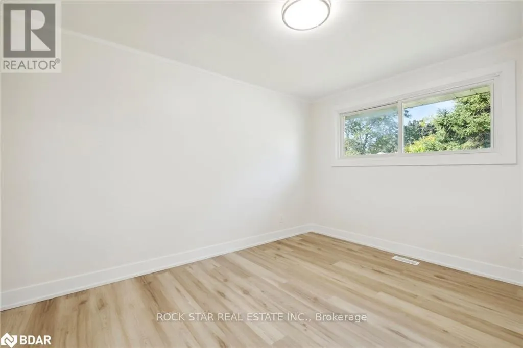 UPPER - 87 LEASIDE DRIVE