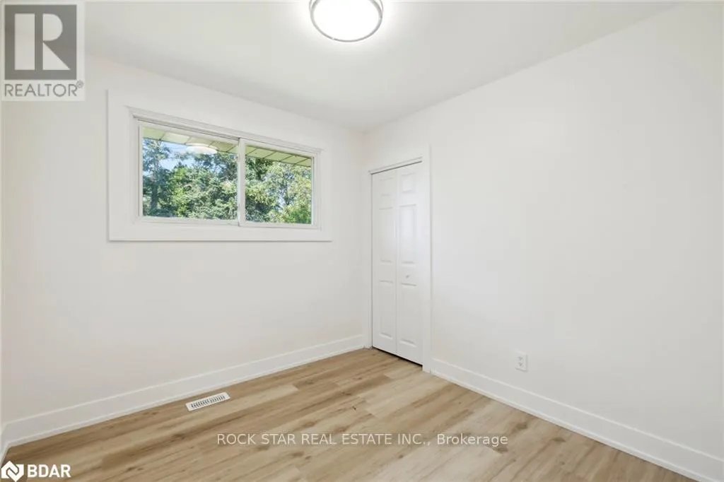 UPPER - 87 LEASIDE DRIVE