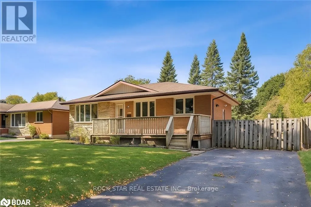 UPPER - 87 LEASIDE DRIVE