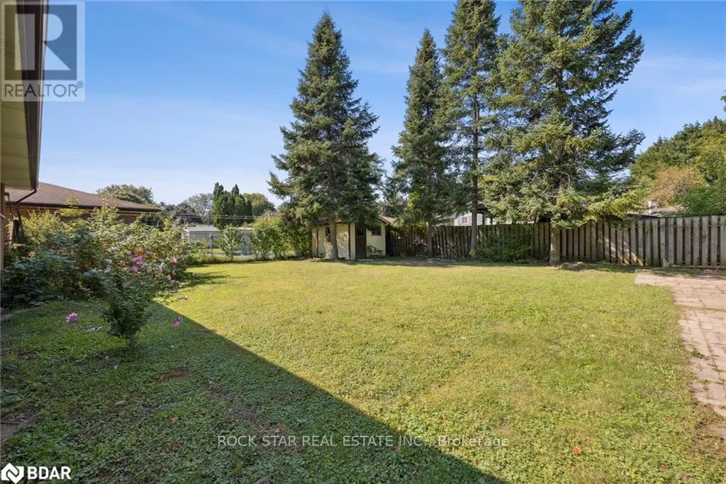 UPPER - 87 LEASIDE DRIVE