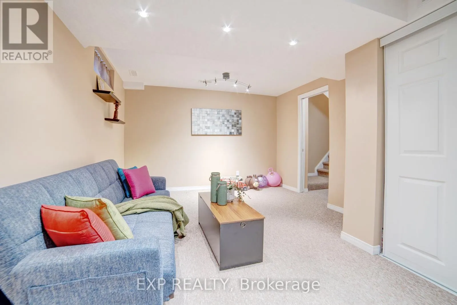 26 - 30 BRYAN COURT W