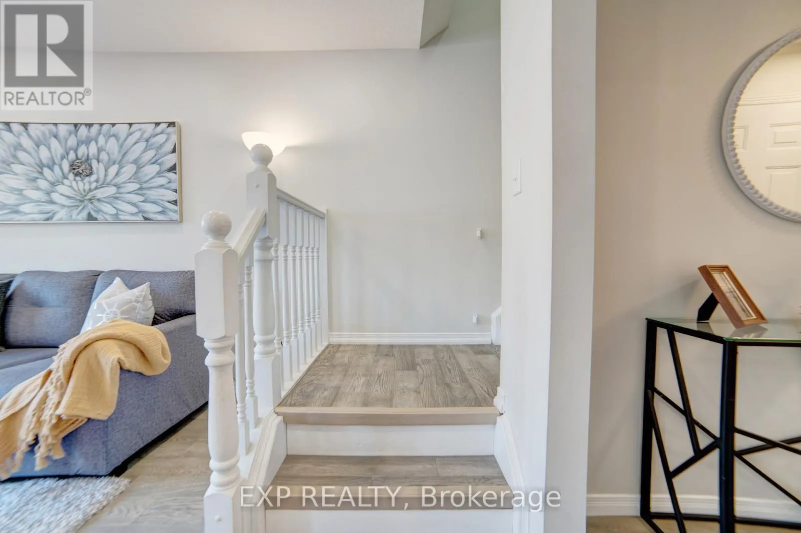 26 - 30 BRYAN COURT W