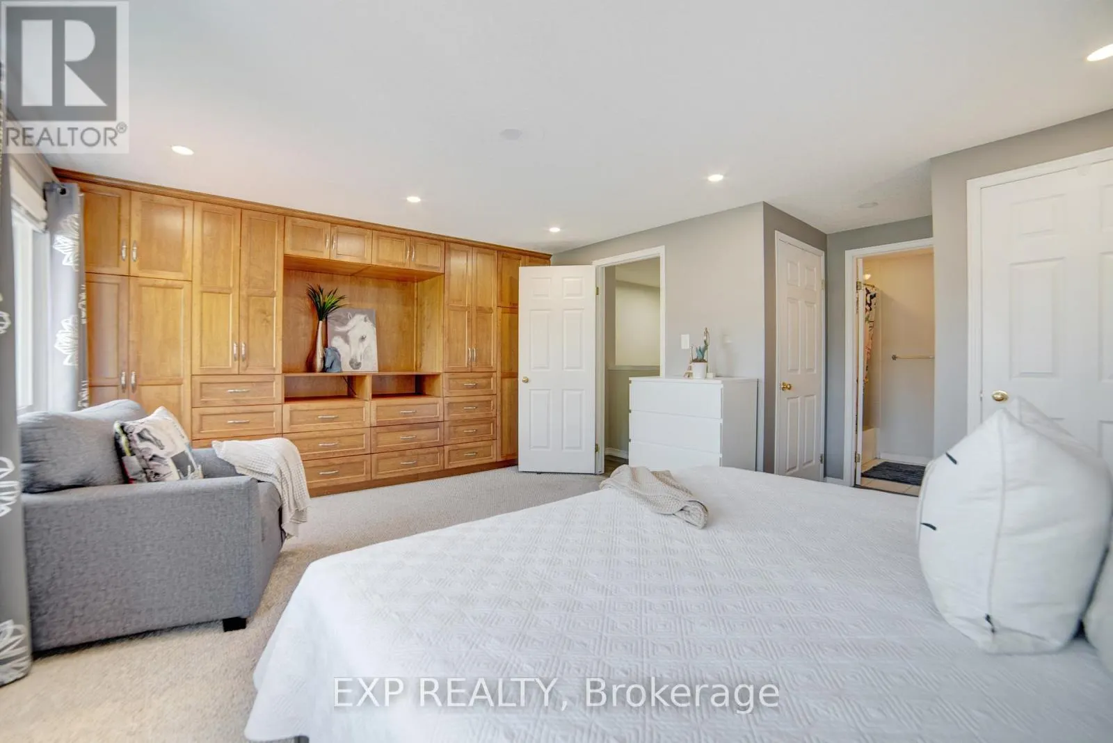 26 - 30 BRYAN COURT W