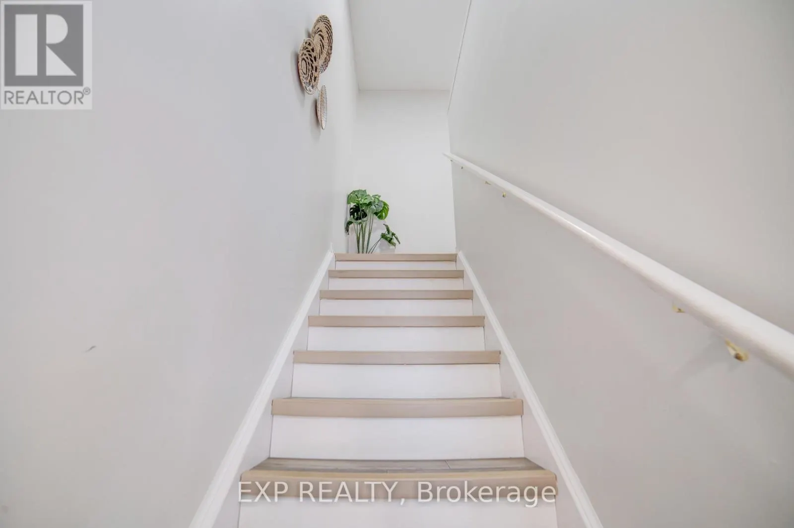 26 - 30 BRYAN COURT W