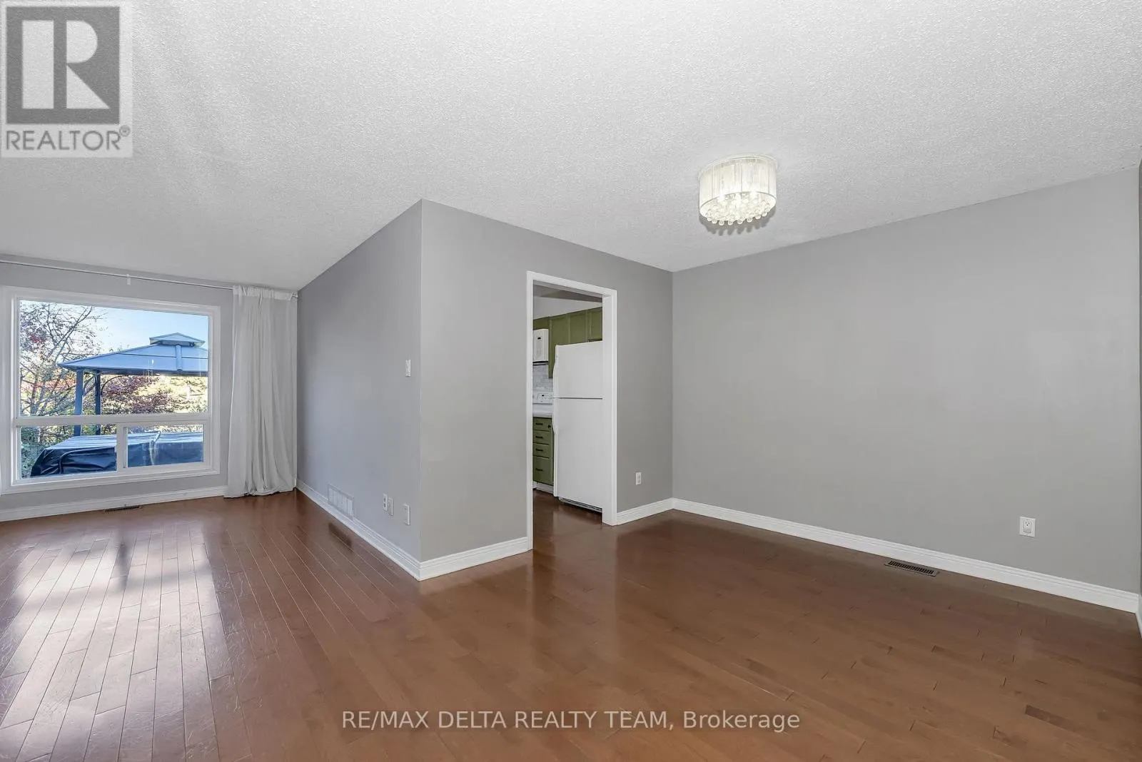 1423 CARAVEL CRESCENT