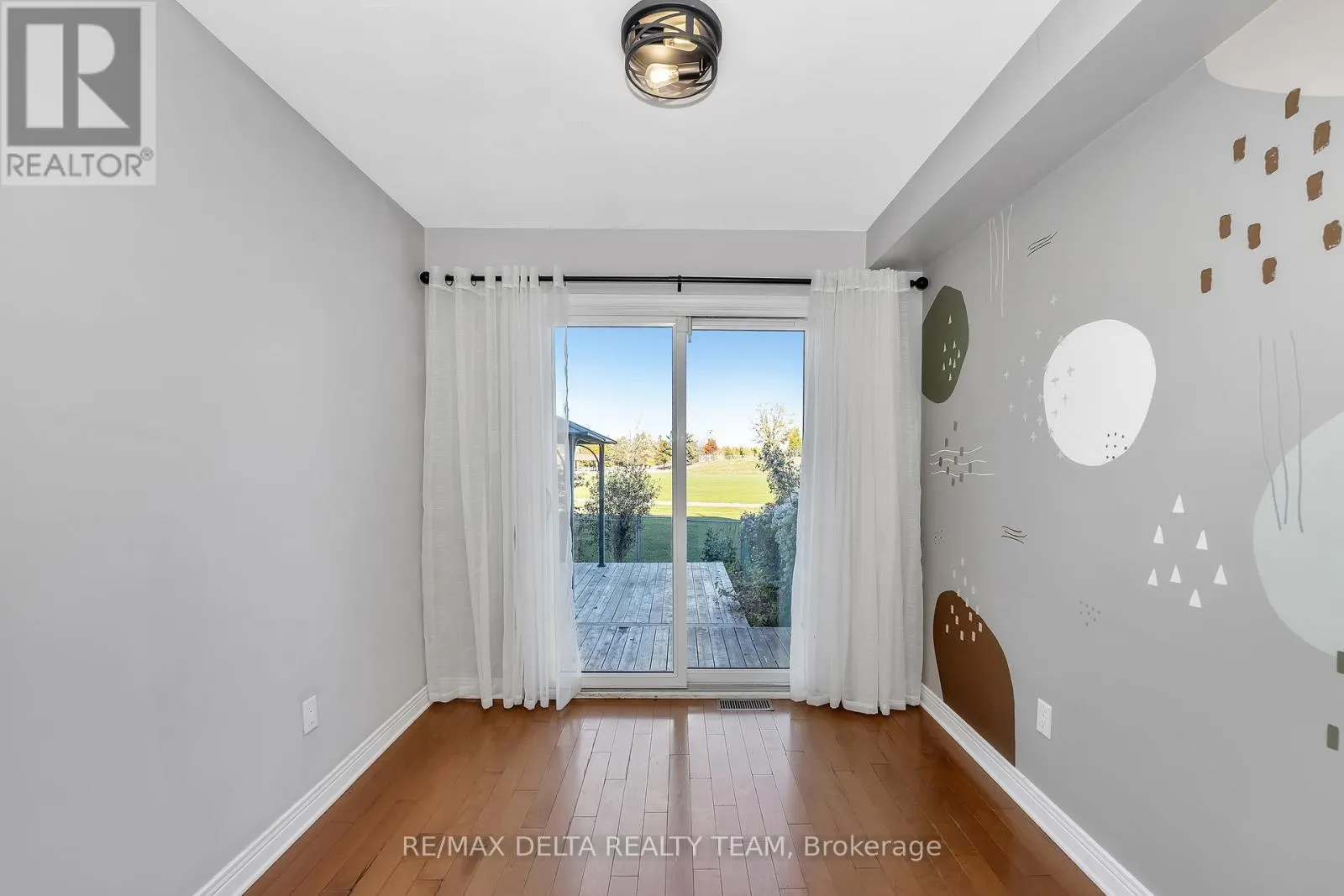 1423 CARAVEL CRESCENT