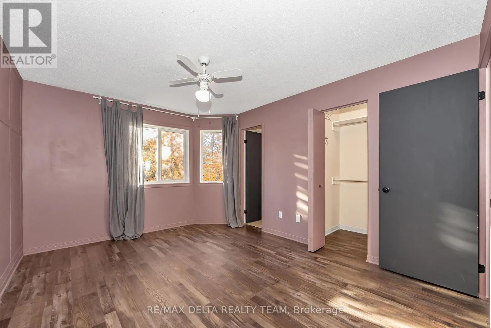 1423 CARAVEL CRESCENT