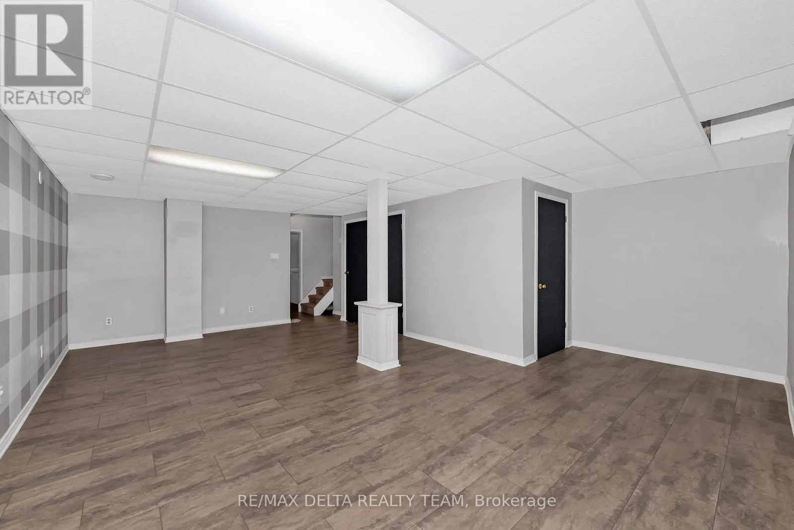 1423 CARAVEL CRESCENT