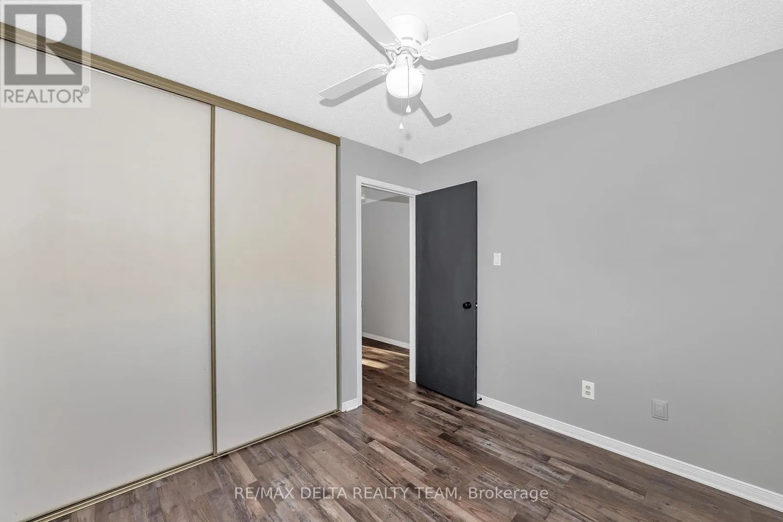 1423 CARAVEL CRESCENT