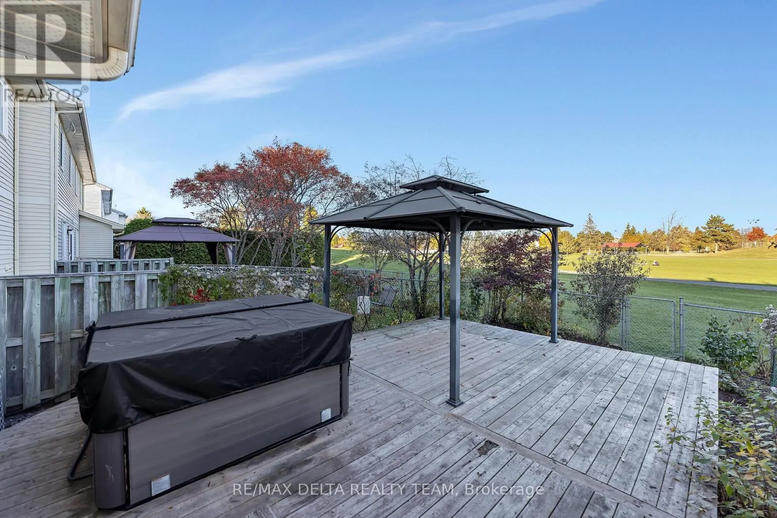 1423 CARAVEL CRESCENT