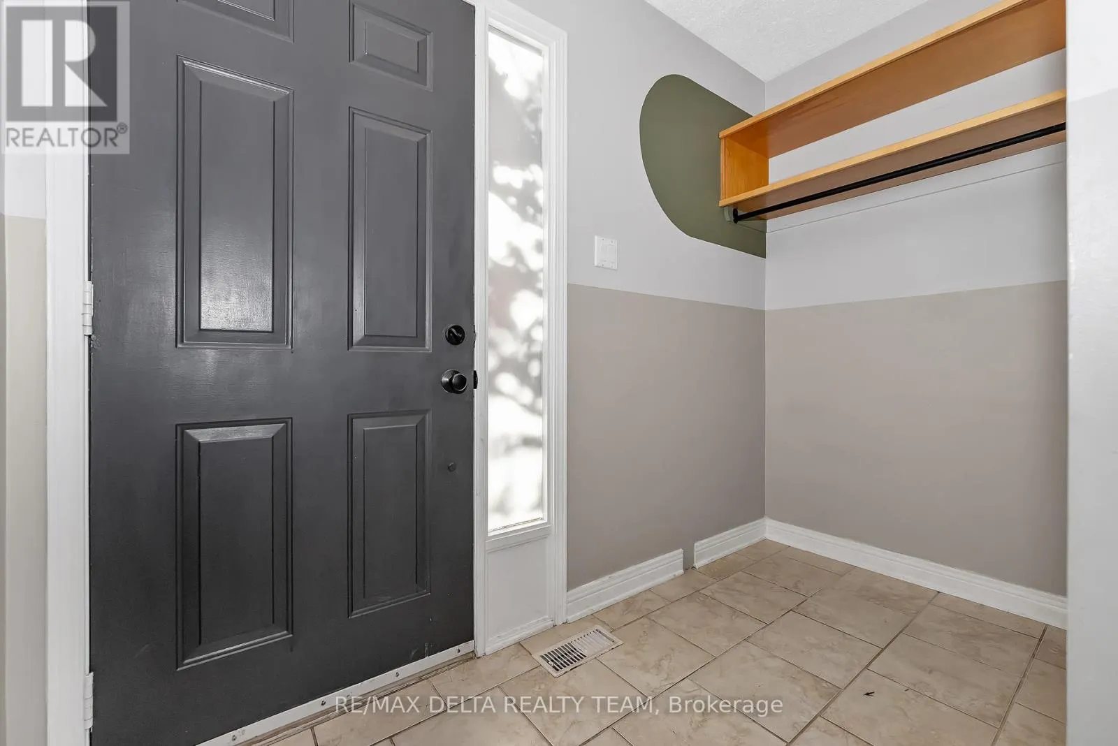 1423 CARAVEL CRESCENT