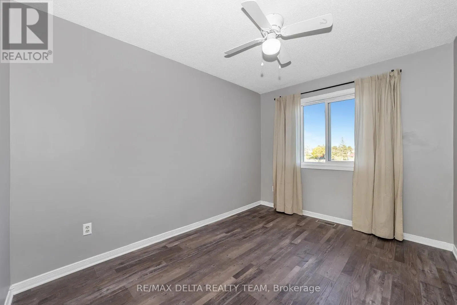 1423 CARAVEL CRESCENT