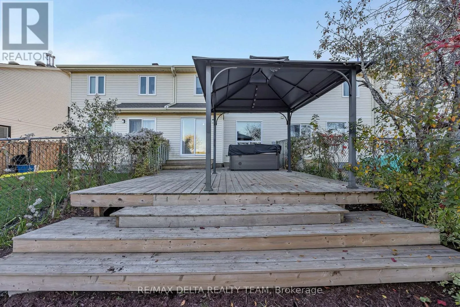 1423 CARAVEL CRESCENT