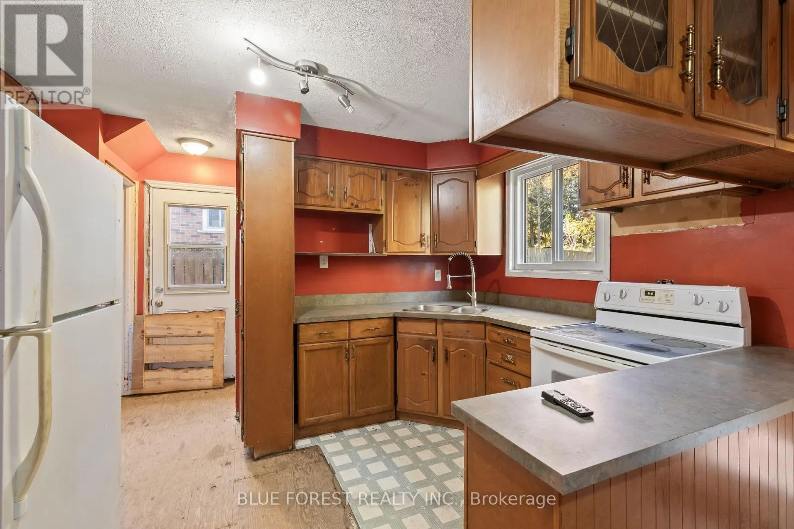 1333 LIMBERLOST ROAD