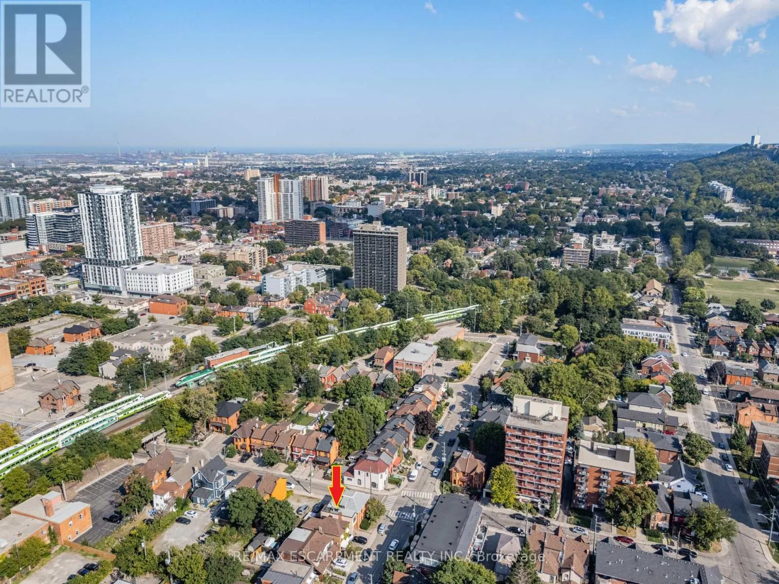 120 CATHARINE STREET S