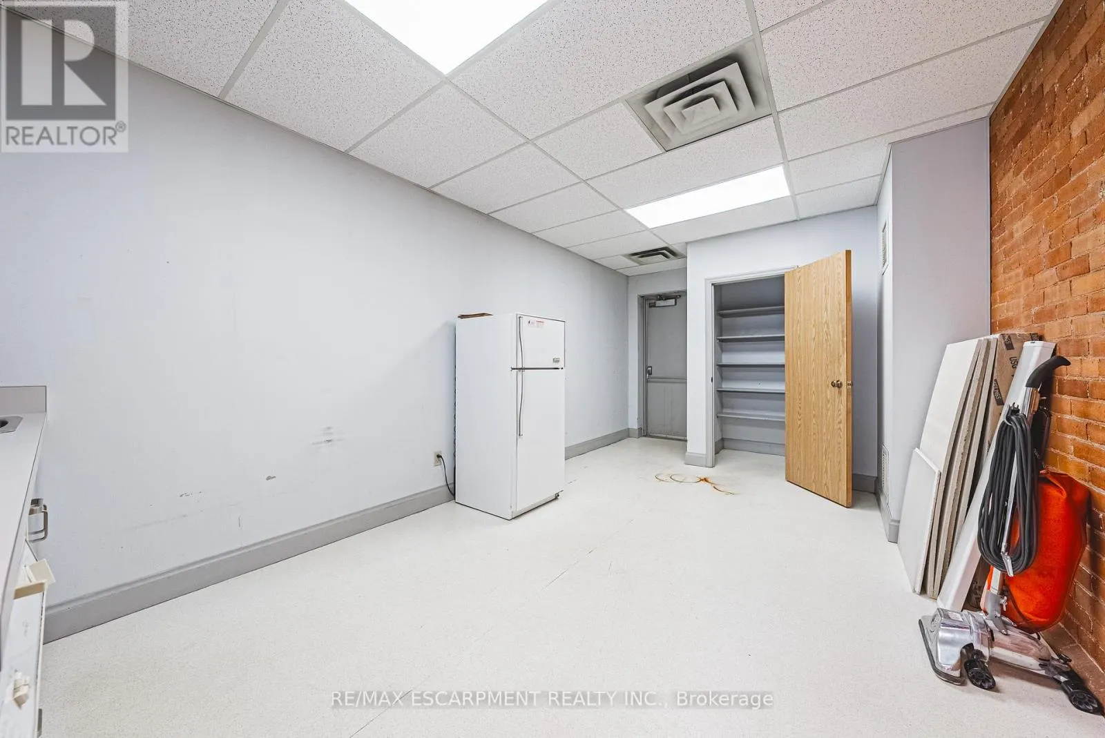 120 CATHARINE STREET S