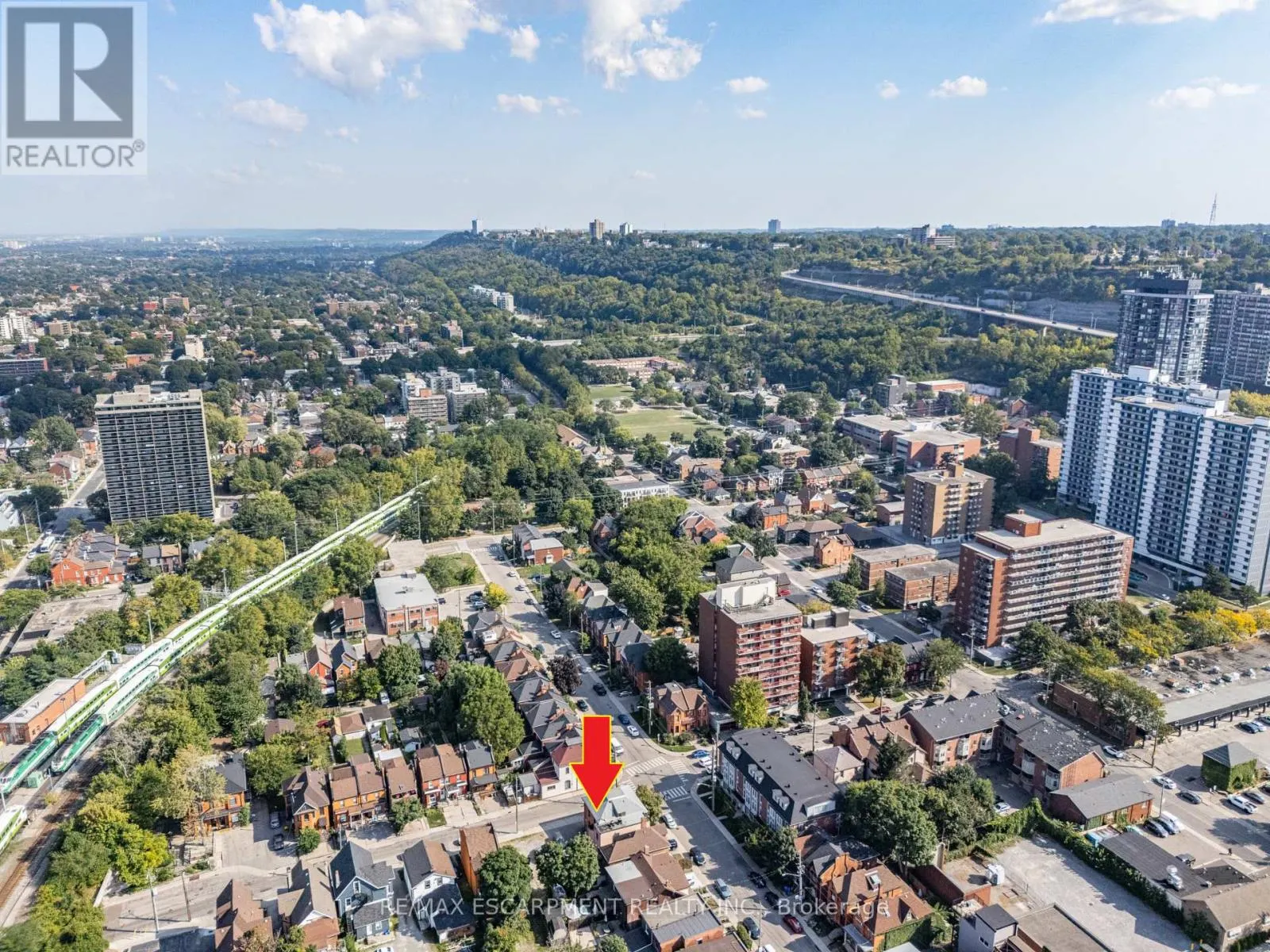 120 CATHARINE STREET S