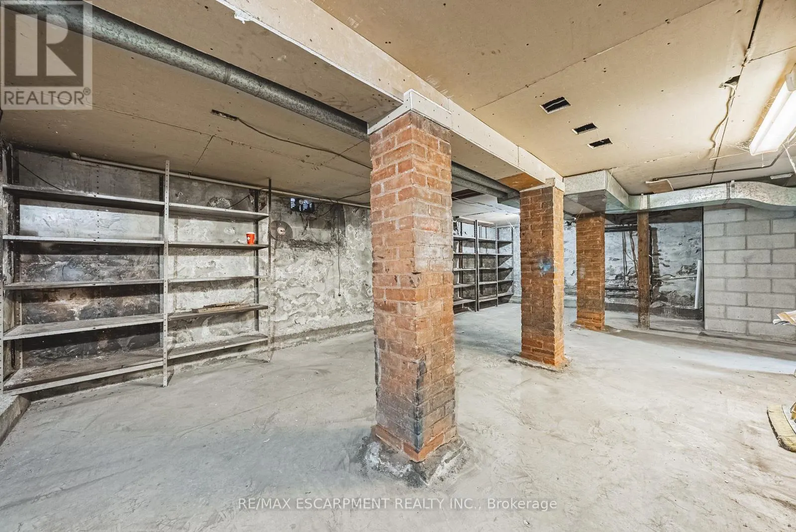 120 CATHARINE STREET S