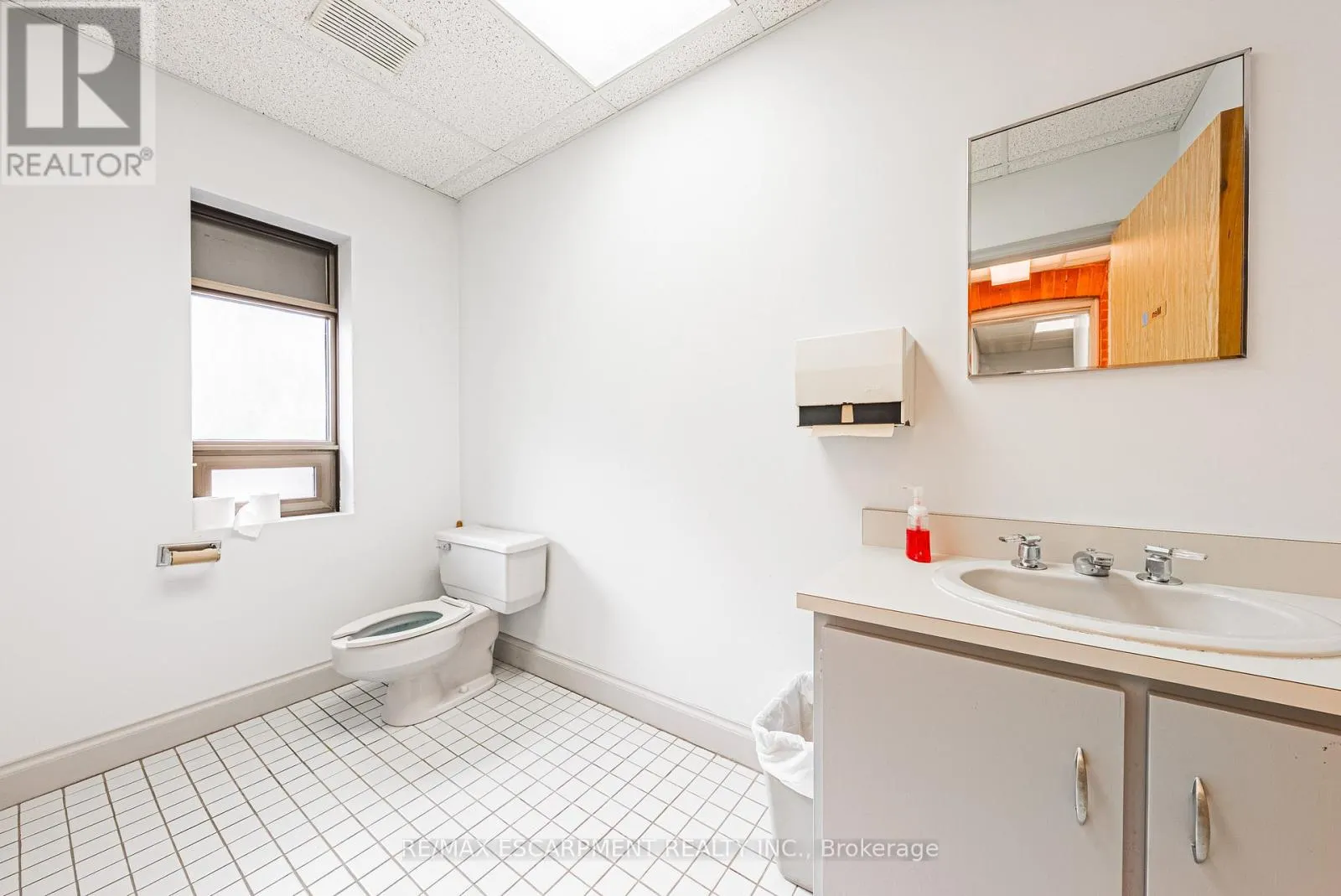 120 CATHARINE STREET S