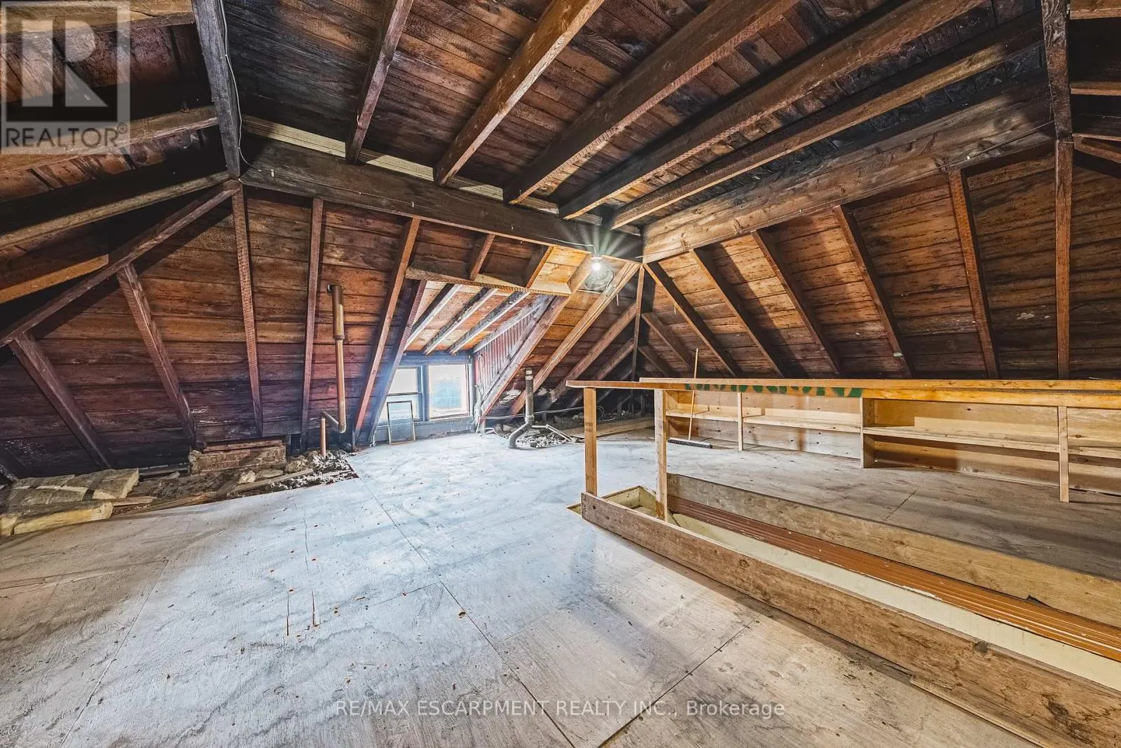 120 CATHARINE STREET S