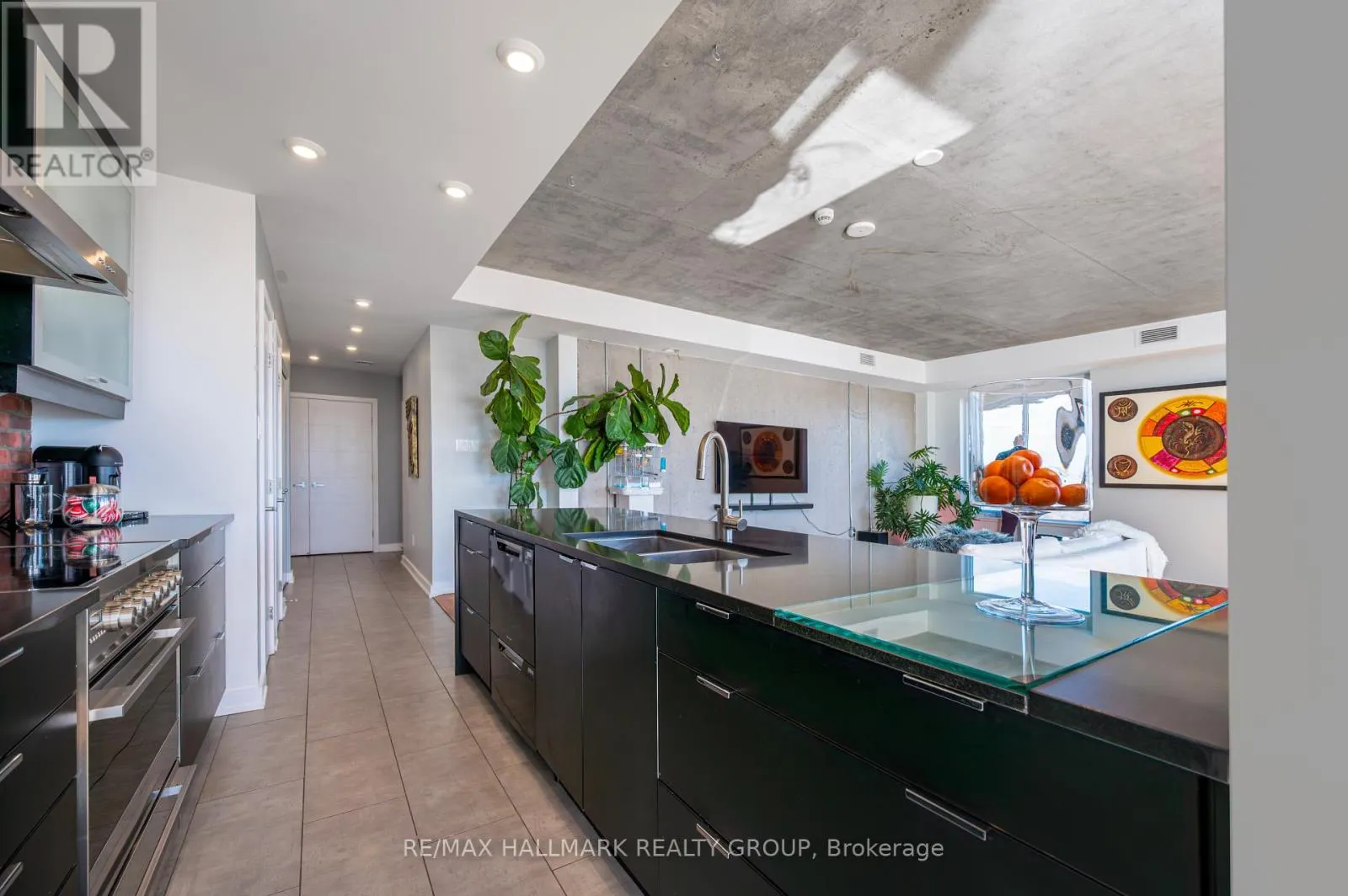 2701 - 195 BESSERER STREET