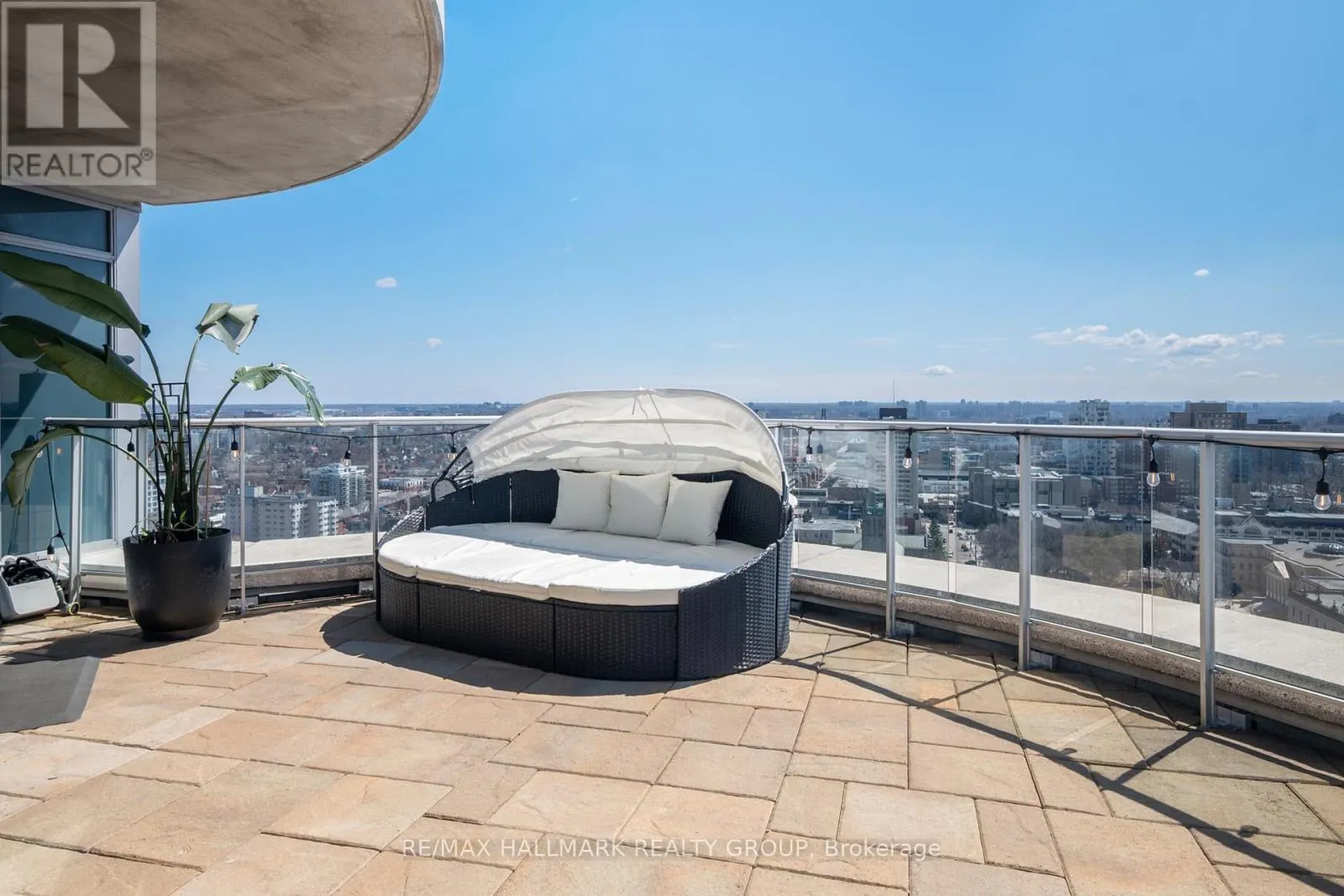 2701 - 195 BESSERER STREET