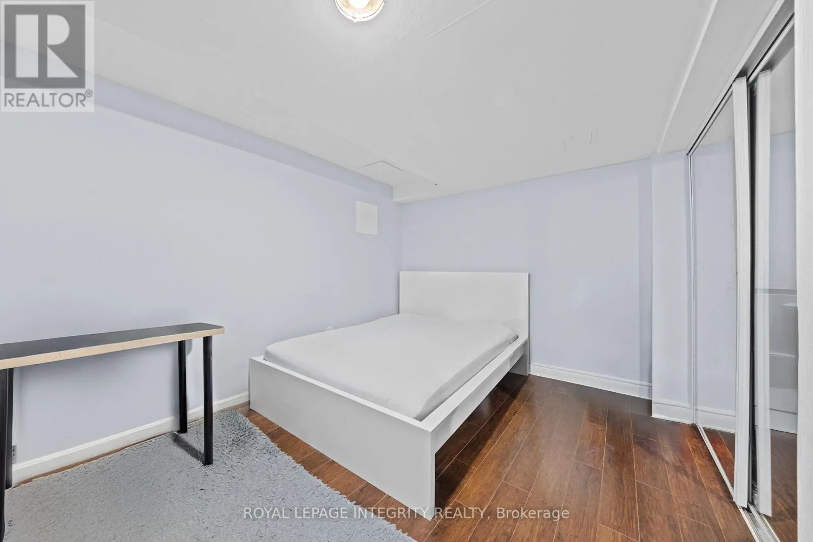 279 SOMERSET STREET E