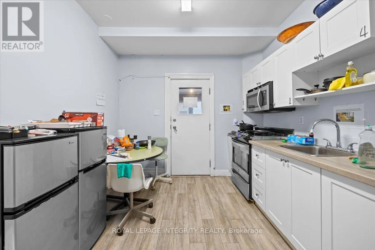 279 SOMERSET STREET E