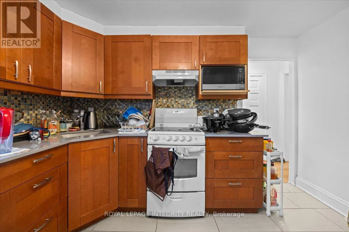 279 SOMERSET STREET E